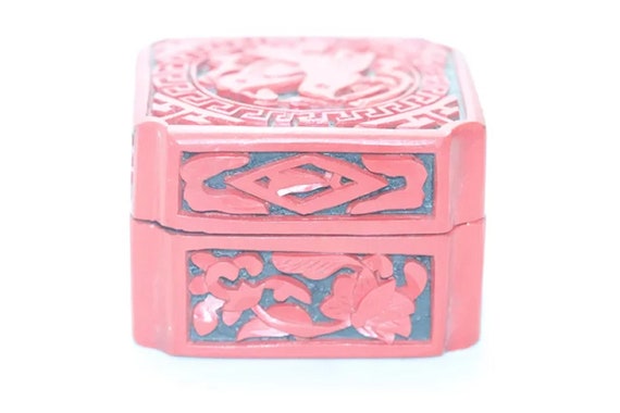 Vintage Chinese Cinnabar Carved Bird Design Jewel… - image 6