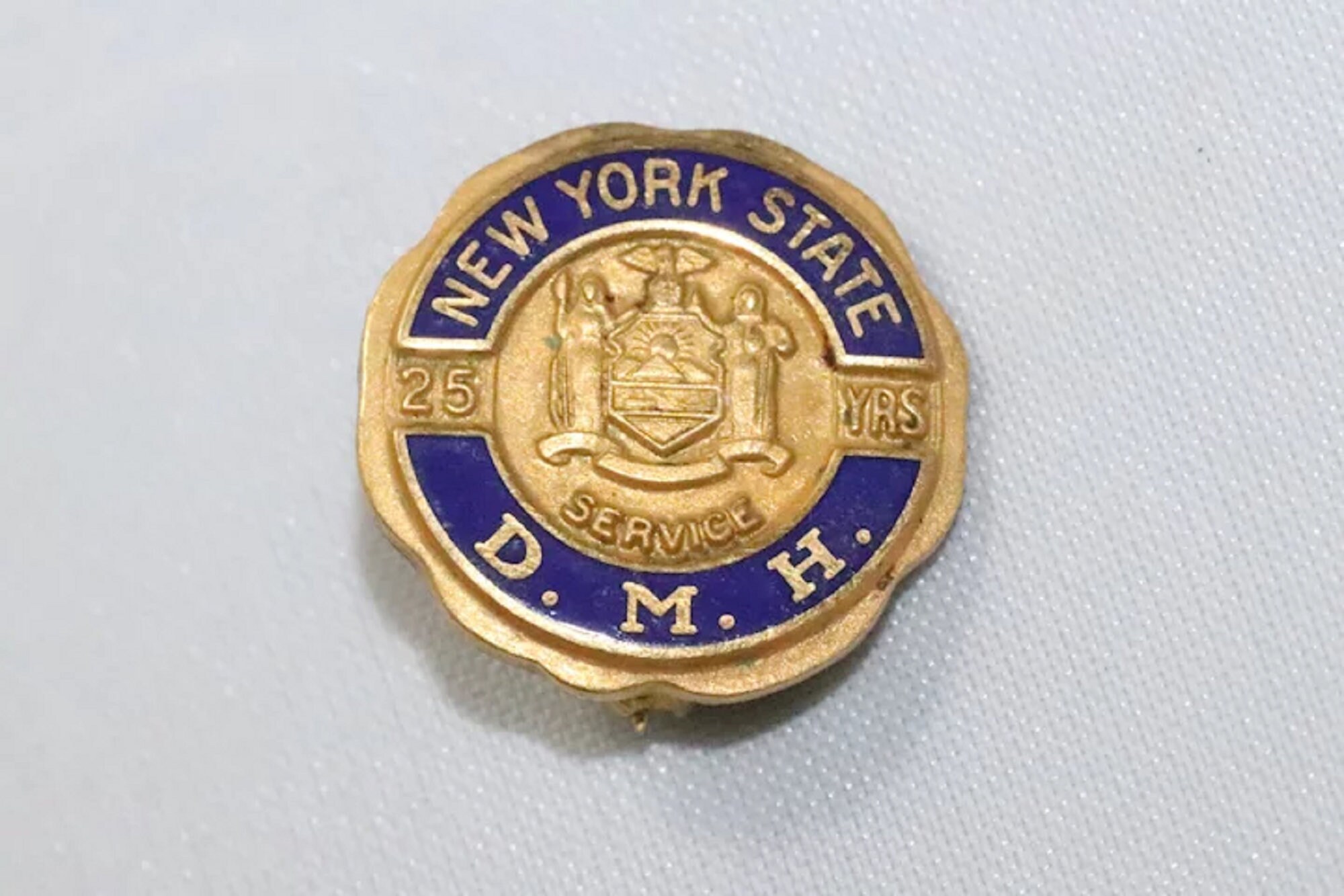 10KT Gold New York State D.M.H. 25 Years Service Pin - Etsy 10KT Gold New York State D.M.H. 25 Years Service Pin - Etsy