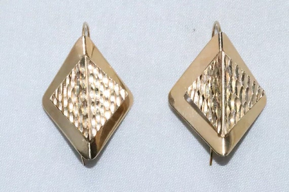 14K Yellow Gold 3D Diamond Cut Earrings - image 3