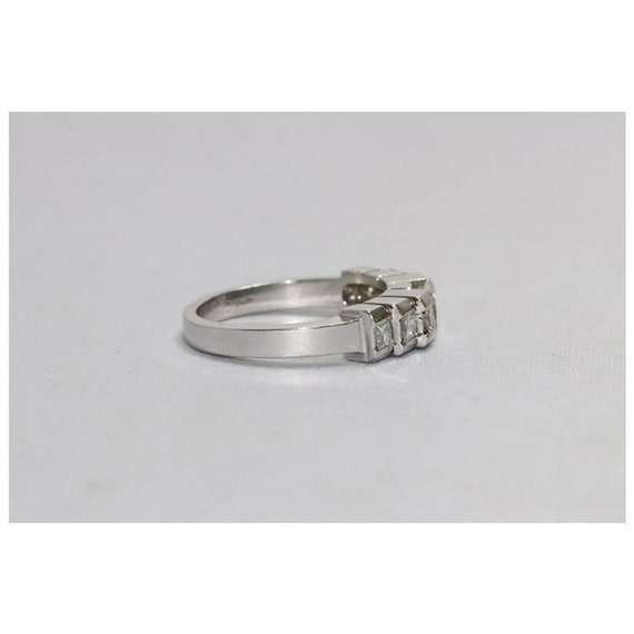 14 KT White Gold 1.0 CT Diamond Ring - image 5