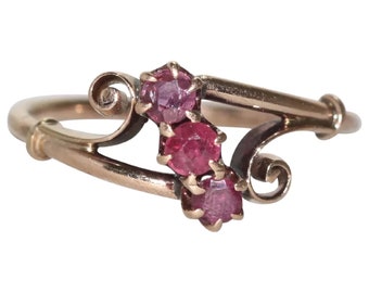 Vintage 14 KT Yellow Gold Ruby Ring