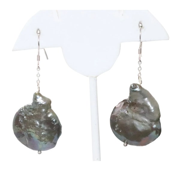 Costume Baroque Pearl Earrings - image 1