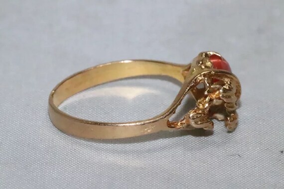 18 KT Gold Floral Designed Carnelian Stone Ring - image 3