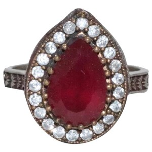 Anello in argento sterling con rubino