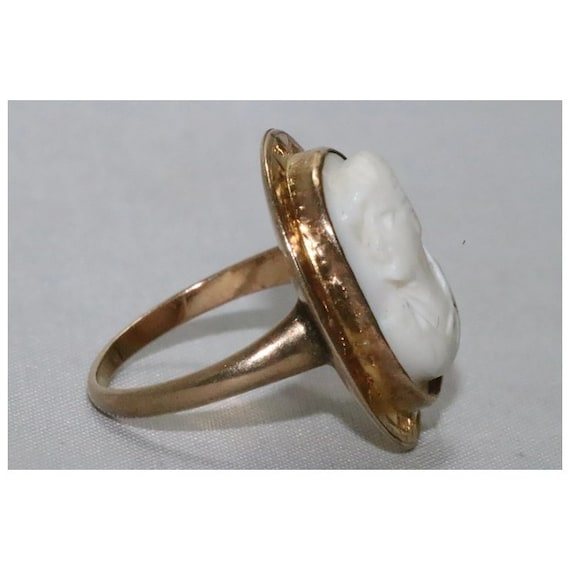 10 KT Yellow Gold Cameo Ring - image 5