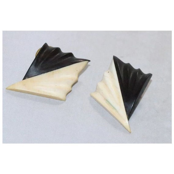 Vintage Black And White Wood Earrings - image 3