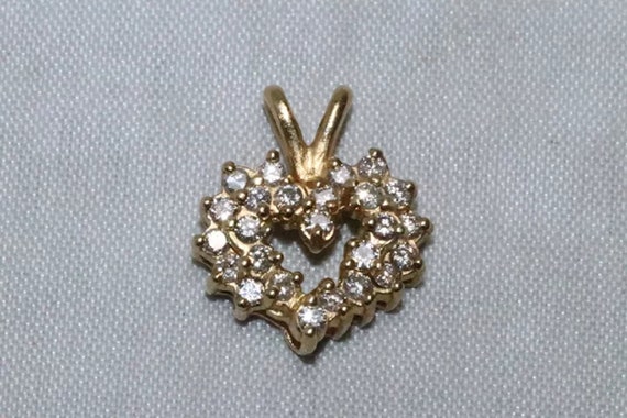 14 KT Gold Heart Diamond Pendant - image 2