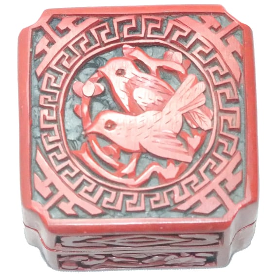 Vintage Chinese Cinnabar Carved Bird Design Jewel… - image 1