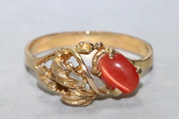 18 KT Gold Floral Designed Carnelian Stone Ring - image 2
