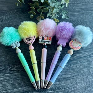 Cute Fluffy Pom Pom Pen Set, Aesthetic Kawaii Pens for School, Office, Gifts, Soft Plush Fur Pens with Charms, Pastel Stationery, Fun Writin