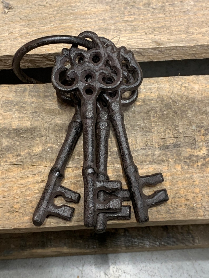 Large Cast Iron Keychain Decorative Skeleton Keys Vintage Etsy