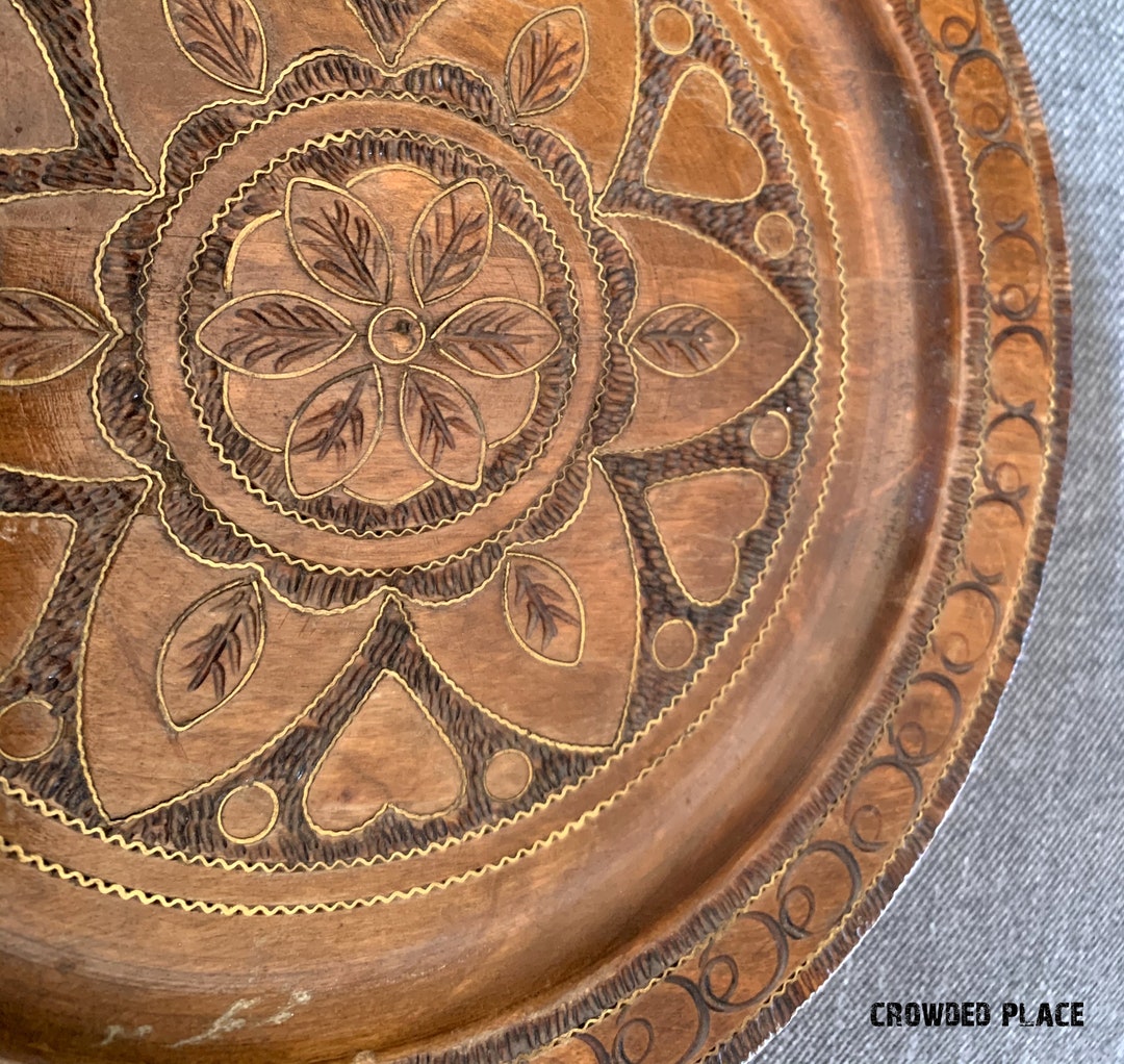 Carved Wooden Plate 8.40 Carved Wooden Plate 8.40