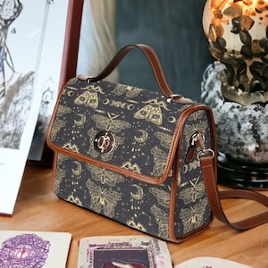 Mystical Celestial Moths Canvas Satchel, Dark Cottagecore Witchy sac à main crossbody, sac à main Dark Academia, Occult Hippies Witch boho cadeau