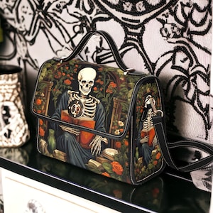 Cartable de lecture squelette gothique, sac à main floral croisé Dark Academia Skeleton Library, sac à main Vegan Goth Girl, sac à main Boho Witchy Skull