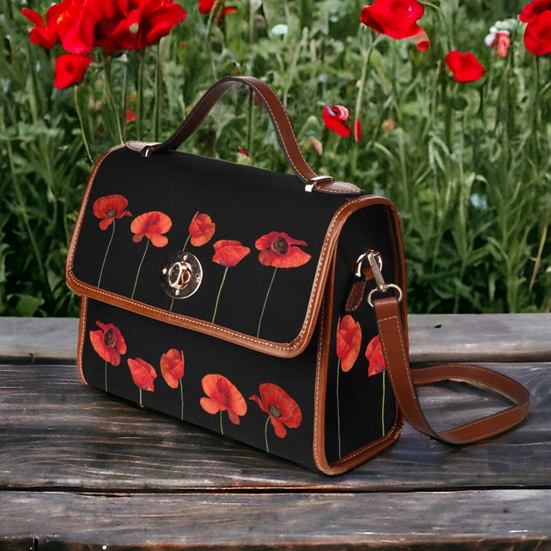 LARGE CANVAS CLUTCH PRETTY AS A POPPY