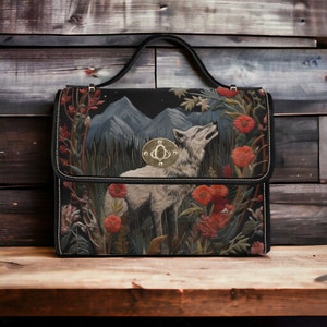 Bolso floral y de lobo con bordado falso, cartera de lobo brujo Boho Cottagecore, bolso de mano de lobo Boho Naturecore, regalo de lobo Forestcore oscuro