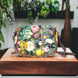 Vintage Pastel Roses Cottagecore Boho Saddlebag Purse, Shabby Chic Roses Cross-body Purse, Witchy Hippie Boho Saddle Bag Handbag, Roses Bag