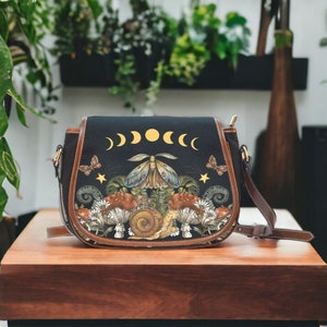 Witchy Saddle Bag, Faecore Goblincore Witchcore Cross Body Bag, Canvas Hexe Handtasche, Mystische Forestcore Pilz Boho Hippie Geldbörse
