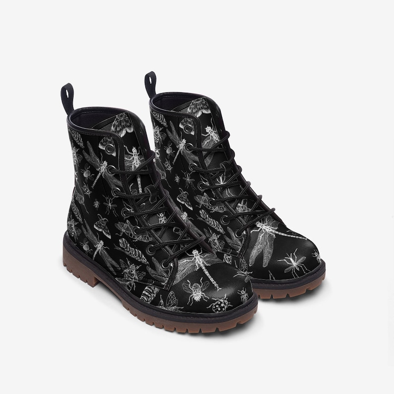Stivali da combattimento vegani, stivali Insects Nature Bugs, stivali Whimsigoth Naturecore, stivali Entomology, stivali unisex in similpelle Witchy Festival immagine 3