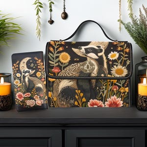 Conjunto de flores de tejón con bordado falso Woodland, bolso Badger Dark Cottagecore, bolso y cartera con cremallera de estilo bohemio con diseño de jardín y flores oscuras de Badger Forestcore