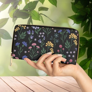 Cartera de flores silvestres, cartera floral, cartera Cottagecore, cartera floral bruja, cartera de academia oscura, cartera de flores de campo, embrague de cremallera floral