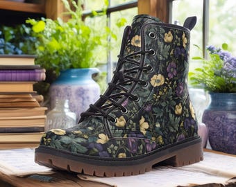 Stivali da combattimento in pelle vegana con fiori scuri, stivali Boho con fiori viola e oro, stivali floreali Whimsigoth, stivali floreali Witchy, stivali floreali spessi