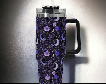 Vaso de acero inoxidable de 40 oz con asa, diseño de flores, lunas y estrellas de Fairycore morado, estilo bohemio, cottagecore, goblincore, regalo de bruja