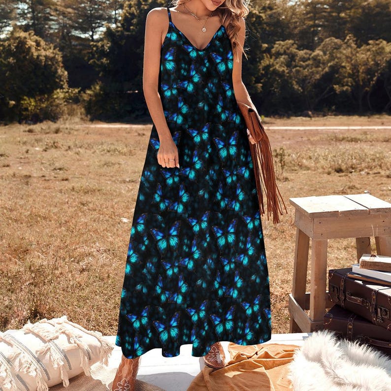 Vestido largo estilo boho con estampado de mariposas Morpho, vestido largo azul con estampado de mariposas, vestido largo boho estilo bruja hippie, vestido de fiesta de verano, vestido de playa. imagen 2