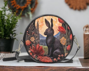 Conejo gótico en bolso redondo Garden Moon, bolso bandolera Rabbit Moon Boho, bolso Cottagecore oscuro, bolso de bruja boho de cuero vegano Whimsigoth