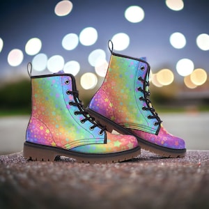 Pastelregenboog veganistische gevechtslaarzen, fantasieveganistische laarzen, pastelkei Fairykei-gevechtslaarzen, veganistische unisex kunstleer gevechtslaarzen, fairy punk