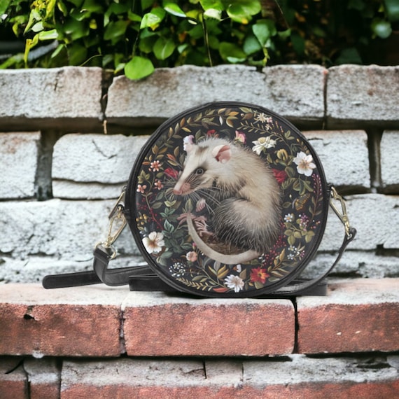 Caring for Possums [ペーパーバック] Smith， Barbara Faux-embroidered Opossum Vegan Leather Purse, Boho