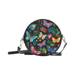 Monedero redondo de cuero vegano con mariposas de bordado falso, bolso de mariposas brillantes boho, bolso de mariposas brujas, regalos para niñas hippies imagen 6