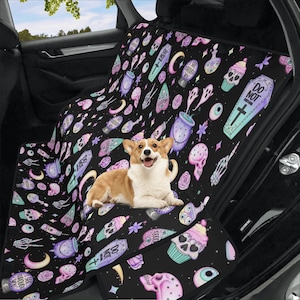 Housse de siège d&#39;auto pour animal de compagnie Witchy pastel : décoration de voiture effrayante pour ado