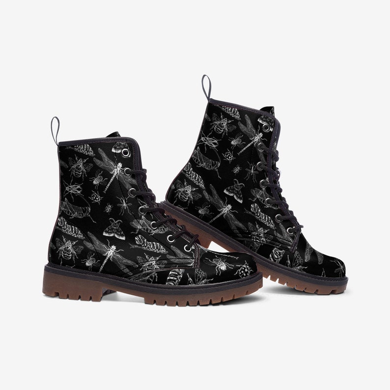 Stivali da combattimento vegani, stivali Insects Nature Bugs, stivali Whimsigoth Naturecore, stivali Entomology, stivali unisex in similpelle Witchy Festival immagine 4