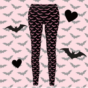 Pastel Goth - Chauves-souris roses sur leggings noirs, Kawaii Bats Leggings, Creepy Cute Leggings, Pastel Halloween Style, Kawaii Goth Vêtements