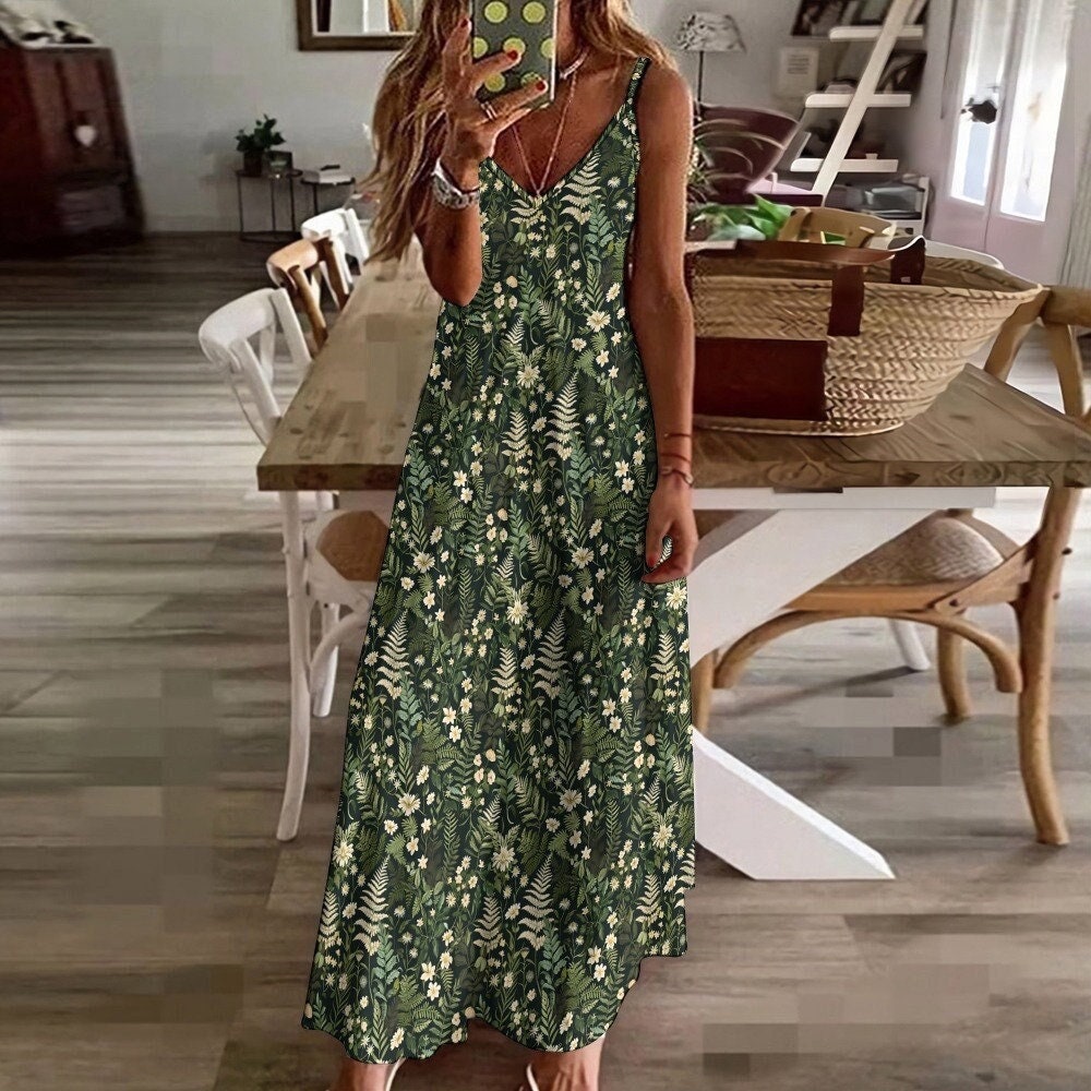 green emerald velvet dress Hunter Green Floral Tulle Maxi Dress main image 1