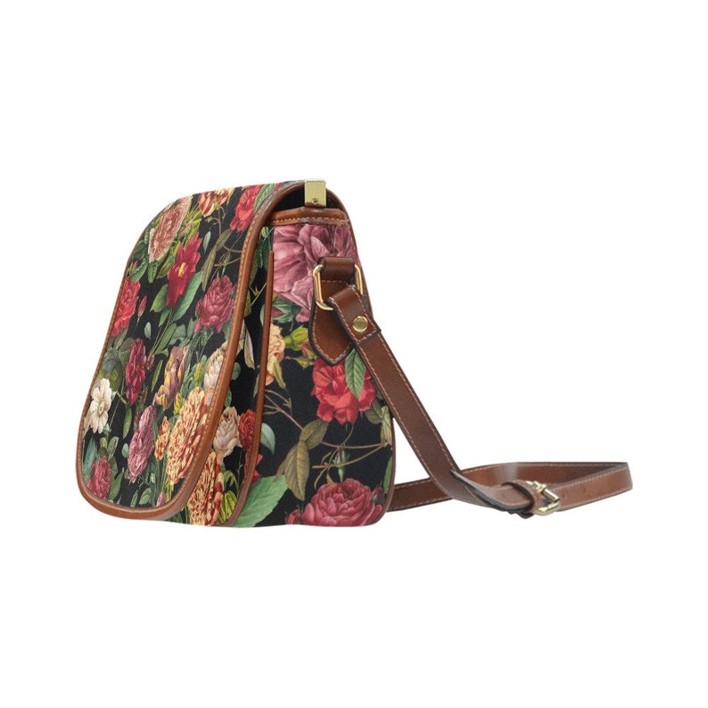 Vintage Roses Dark Floral Cross-Body Zadeltas, Dark Cottagecore Boho Handtas, Whimsigoth Roses Portemonnee, Witchy Hippie Zadeltas afbeelding 4