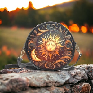 Cartable rond Boho foncé soleil et lune, sac soleil lune céleste foncé, sac à main Academia foncé, sac à main Cottagecore foncé, sac à main Boho hippie sorcière