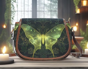 Leuchtende Luna Motten Satteltasche, Dark Forest Crossbody Geldbörse, Gothic Motten Handtasche, Witchy Natur-inspirierte Schultertasche, Boho Fairycore Geschenk