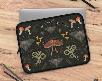 Dark Forest Witch Cottagecore Mystical Moth Laptop Sleeve, Forestcore Mushroom laptop Case ipad Tablet Travel Case, Gewatteerde Nylon Laptoptas