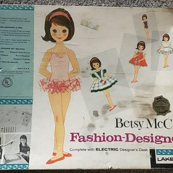 Vintage working Betsy McCall Fashion-Designer complete electric desk, children’s fashion toy
