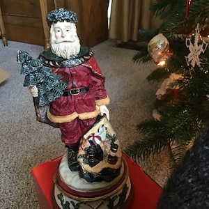 Christmas music box Santa “We wish you a Merry Christmas “