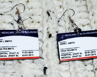 Pendientes falsos de tarjeta de Medicare