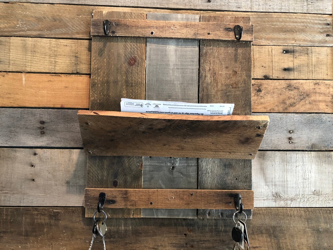 Reclaimed/pallet Wood Wall Decor Mail/key Chain Holder - Etsy