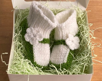 Hand Knit Baby Socks Girl, Newborn Booties, Baby Spring Shoes Outfit, Baby Shower Gift, Pregnancy Announcement, Baby Gift Box, Baby Footwear