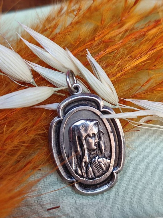 Vintage religious pendant Virgin Mary Small Charm… - image 3