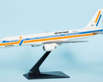 Miniature airplanes Modelism Airplanes Boeing Boeing 757 Air Holland Scale 1:200 Collectible item Rare toys Vintage figures Airlines Plastic