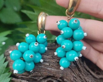 Vintage cluster earrings for pierced ears Dangle drop cluster earrings Turquoise grape earrings Timeless elegance looks Handmade beaded Vtg