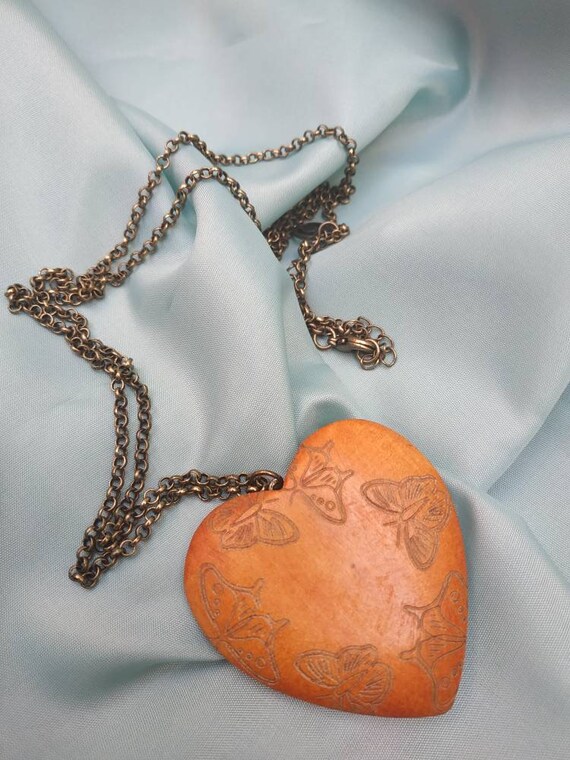 Long chain with big locket sale