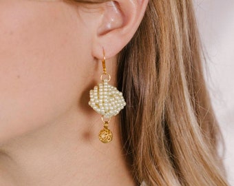 Vintage pearl earrings Faux Bijoux 90s Bright earrings for pierced ears Wedding day